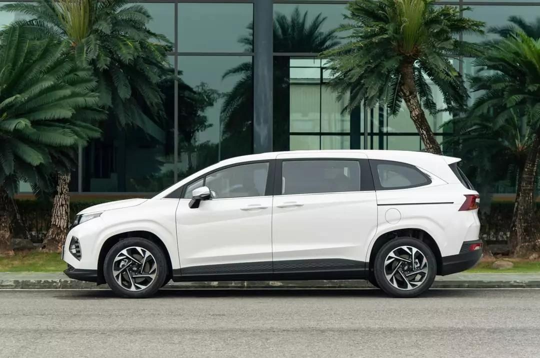 Có nên chọn Hyundai Custin cho gia đình 6 người?